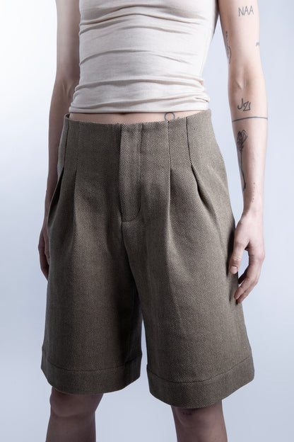 Wool Fishbone Bermudas