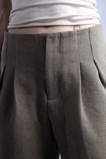 Wool Fishbone Bermudas