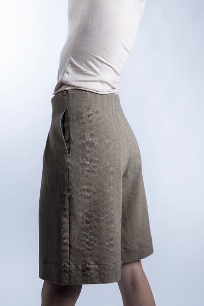 Wool Fishbone Bermudas